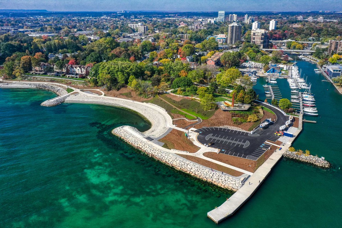 Oakville cityscape and real estate market